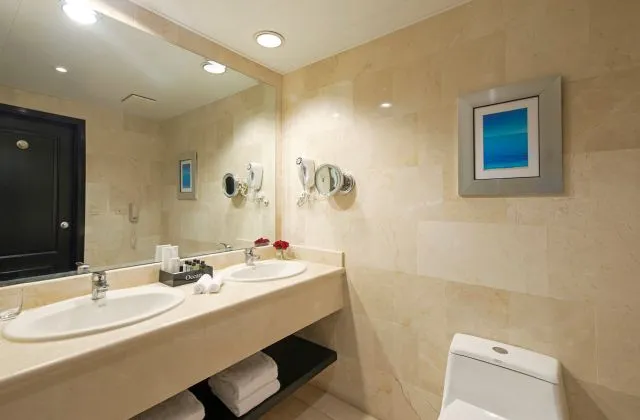 Ocean Blue Sand Punta Cana Suite Junior bathroom
